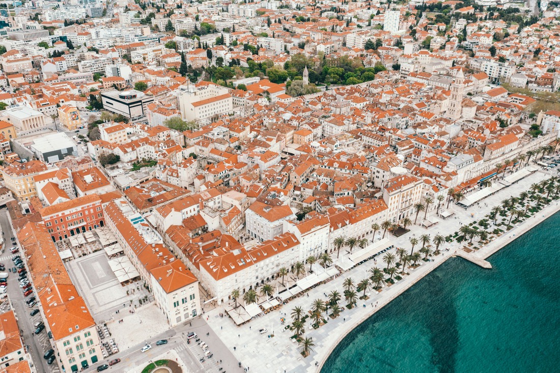 Aerial view of Split city center and Riva – starting point for private transfers by transfer-split.com to top Dalmatian destinations.